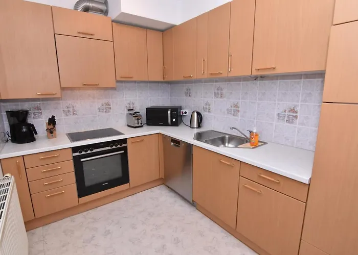 Modern At Vic Apartment *