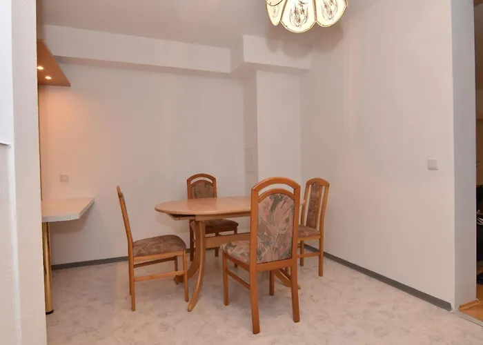Modern At Vic Apartment *