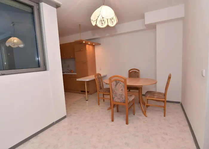 Modern At Vic Apartment