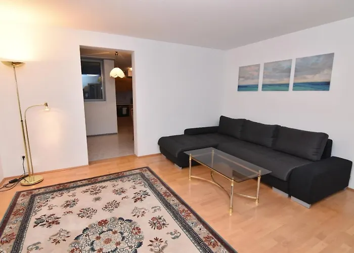Modern At Vic Apartment